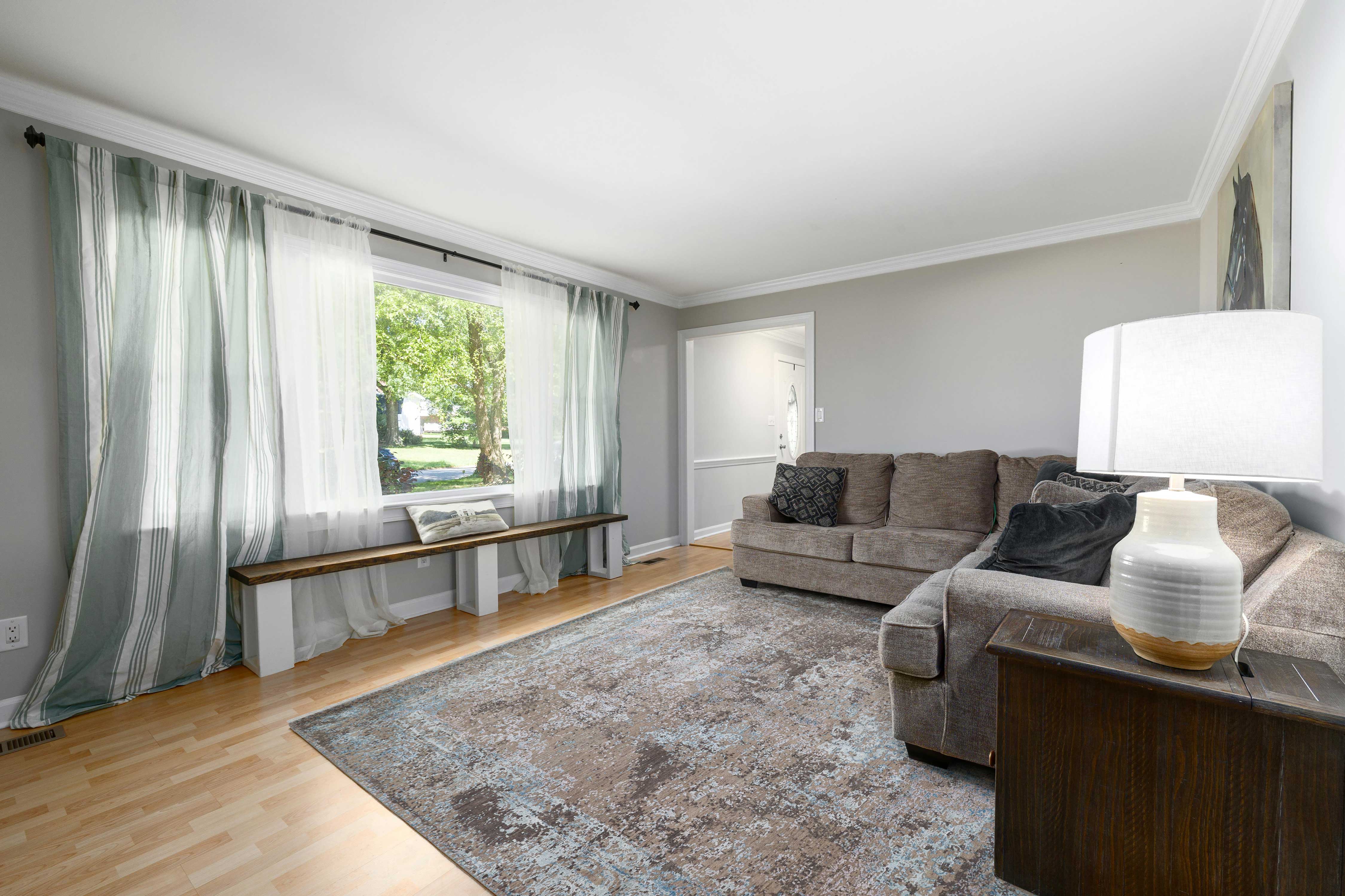 REGALIA | 8' x 10' FT | TRADITIONAL RUGS | HARBOUR COLOR