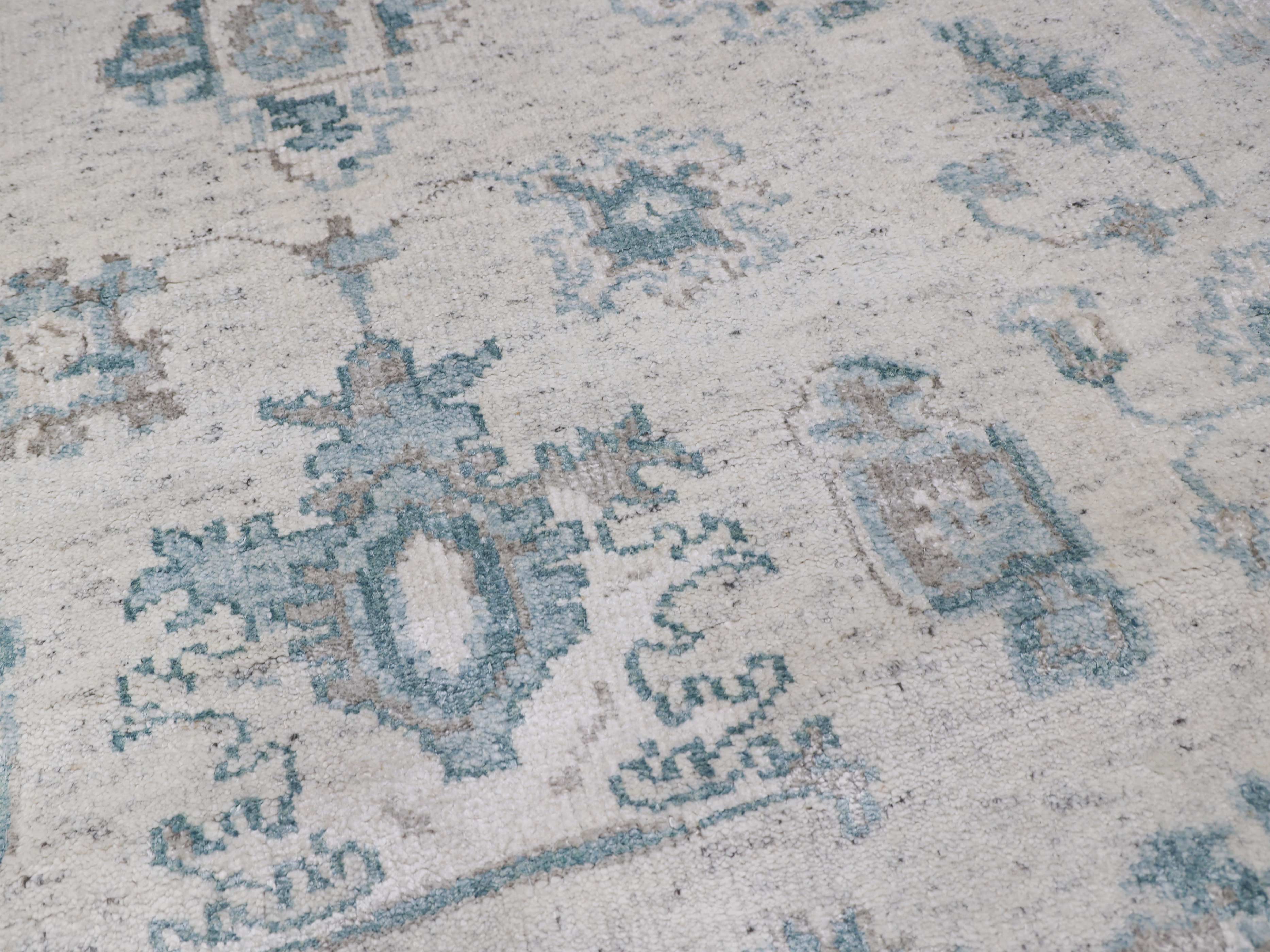 NEELAYA | 8' x 10' FT | TRADITIONAL RUGS | IVORY/LT. BLUE COLOR