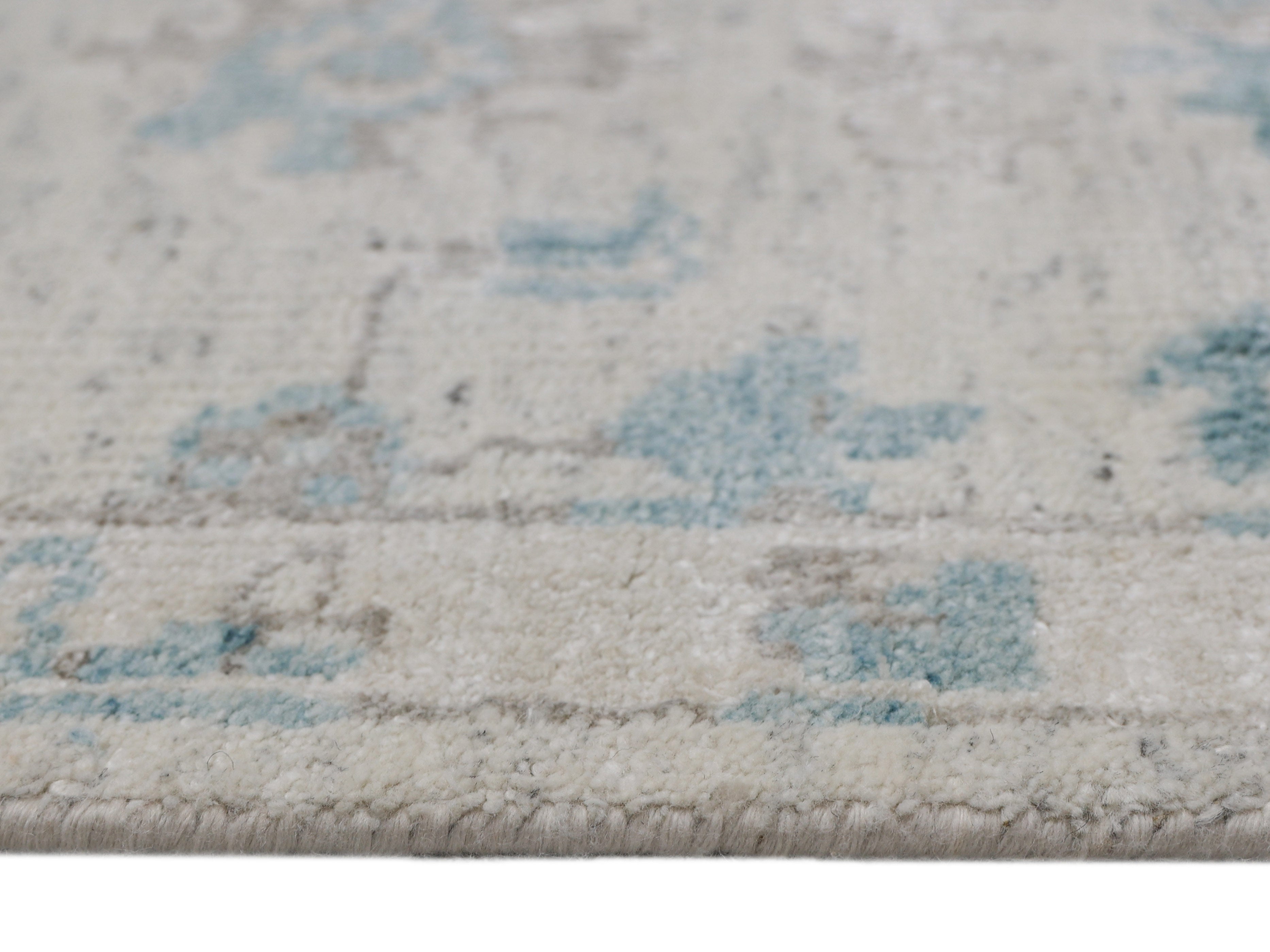 NEELAYA | 8' x 10' FT | TRADITIONAL RUGS | IVORY/LT. BLUE COLOR