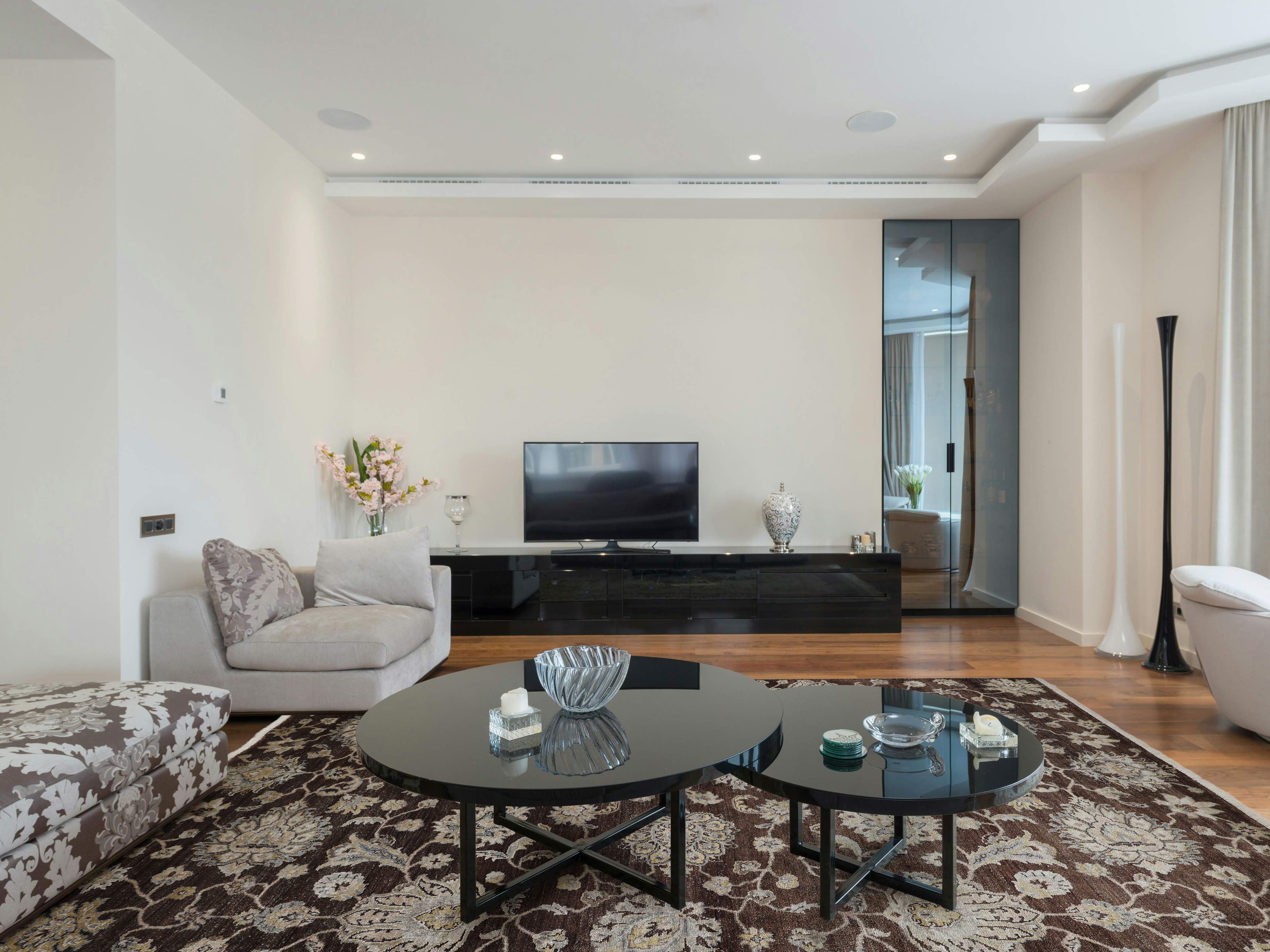 FLORENZA | 5'6" x 8'6" FT | TRADITIONAL RUGS | BROWN COLOR