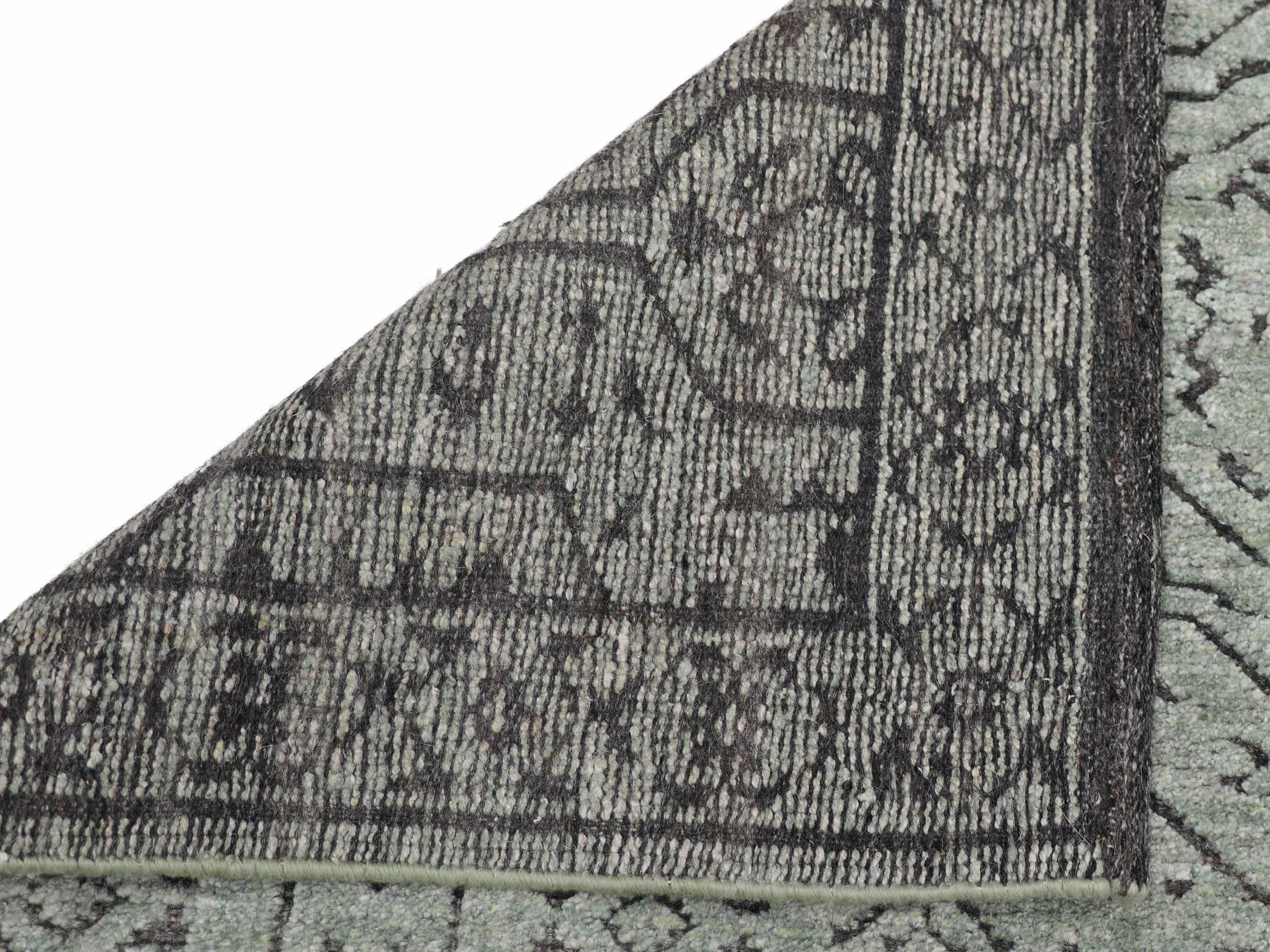AVERRA | 5' x 8' FT | TRADITIONAL RUGS | GREEN COLOR