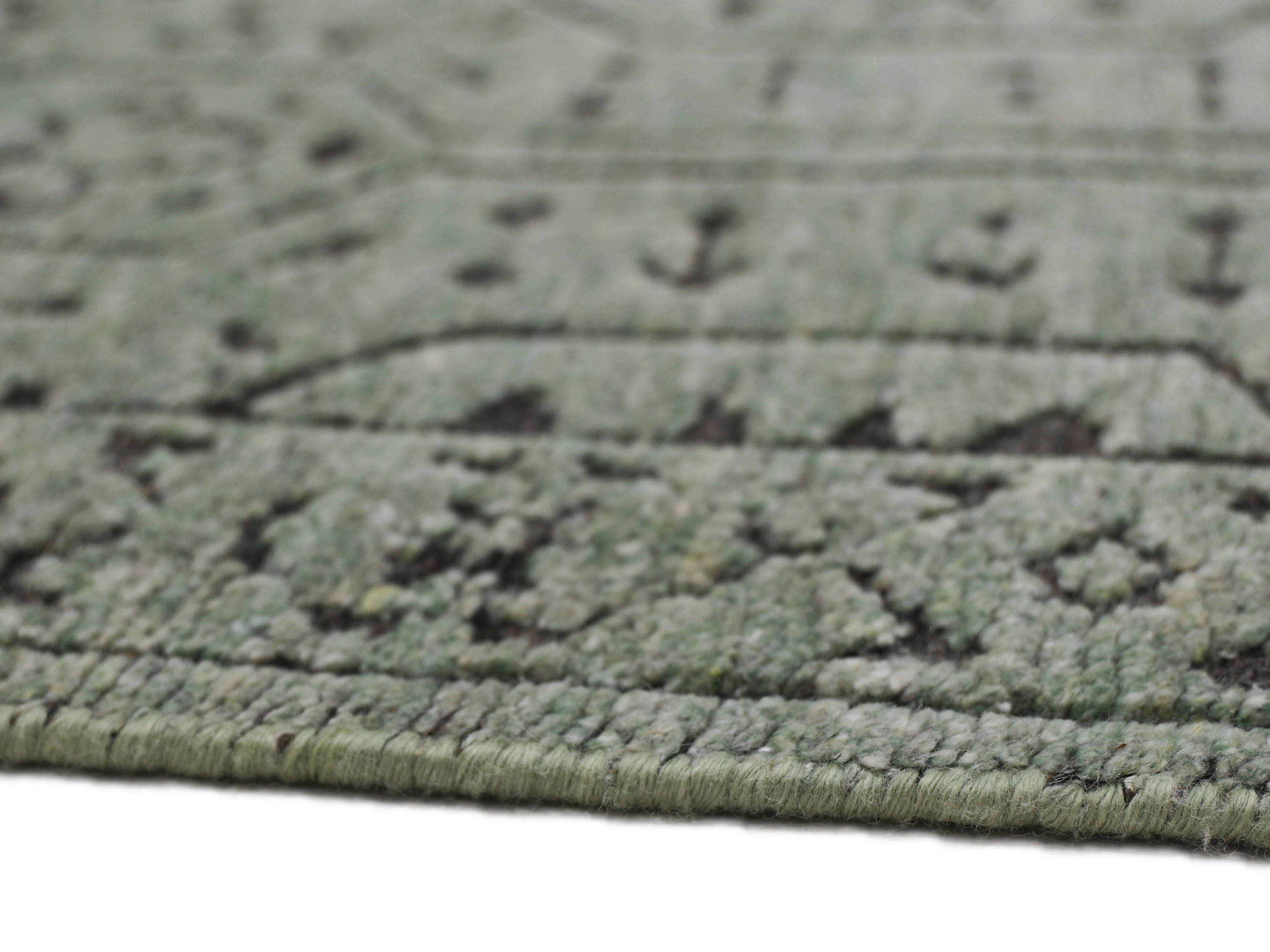 AVERRA | 5' x 8' FT | TRADITIONAL RUGS | GREEN COLOR