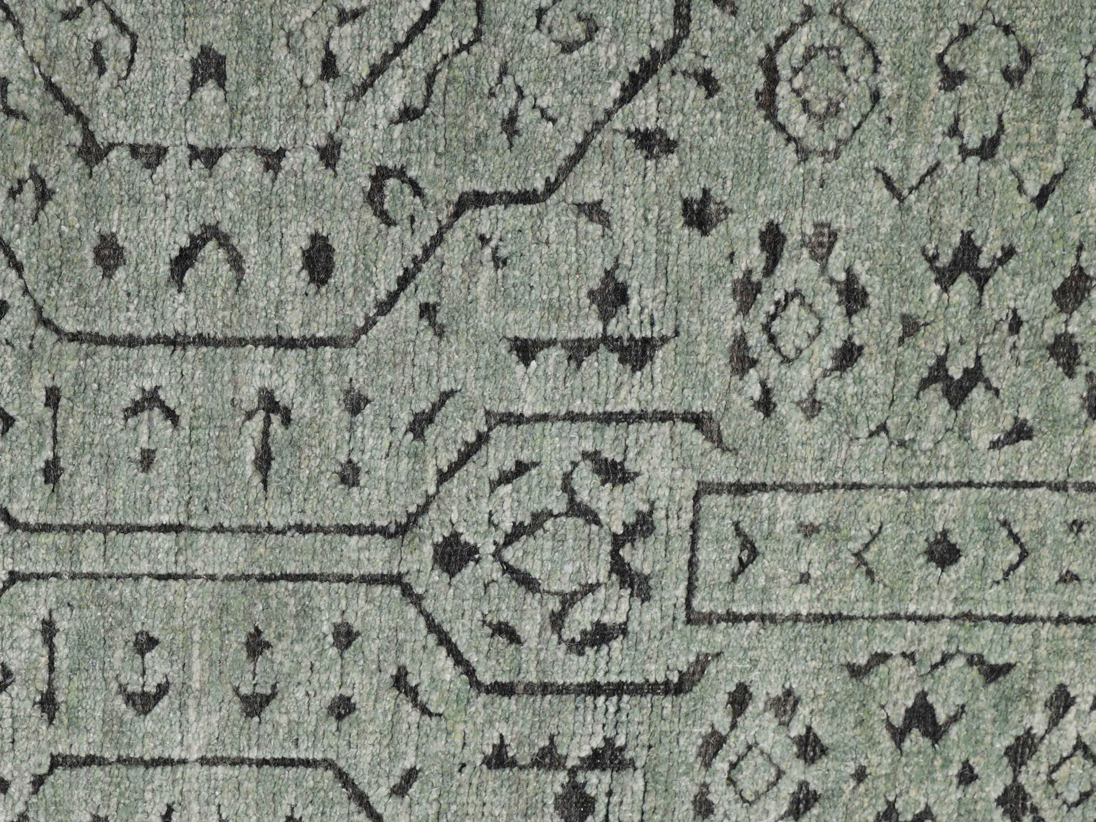 AVERRA | 5' x 8' FT | TRADITIONAL RUGS | GREEN COLOR