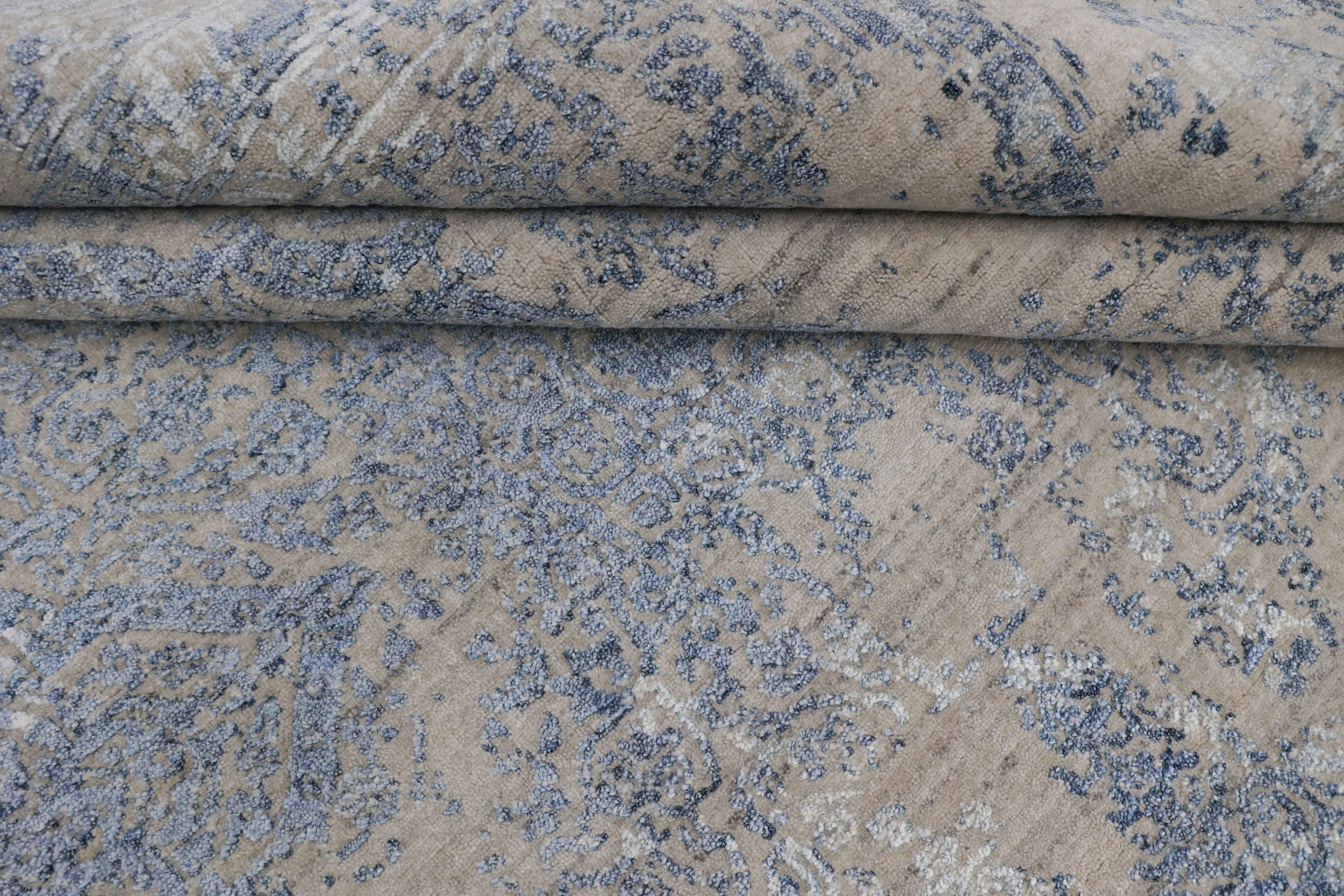 VELANTRA | 9' x 12' FT | TRADITIONAL RUGS | IVORY/BLUE COLOR