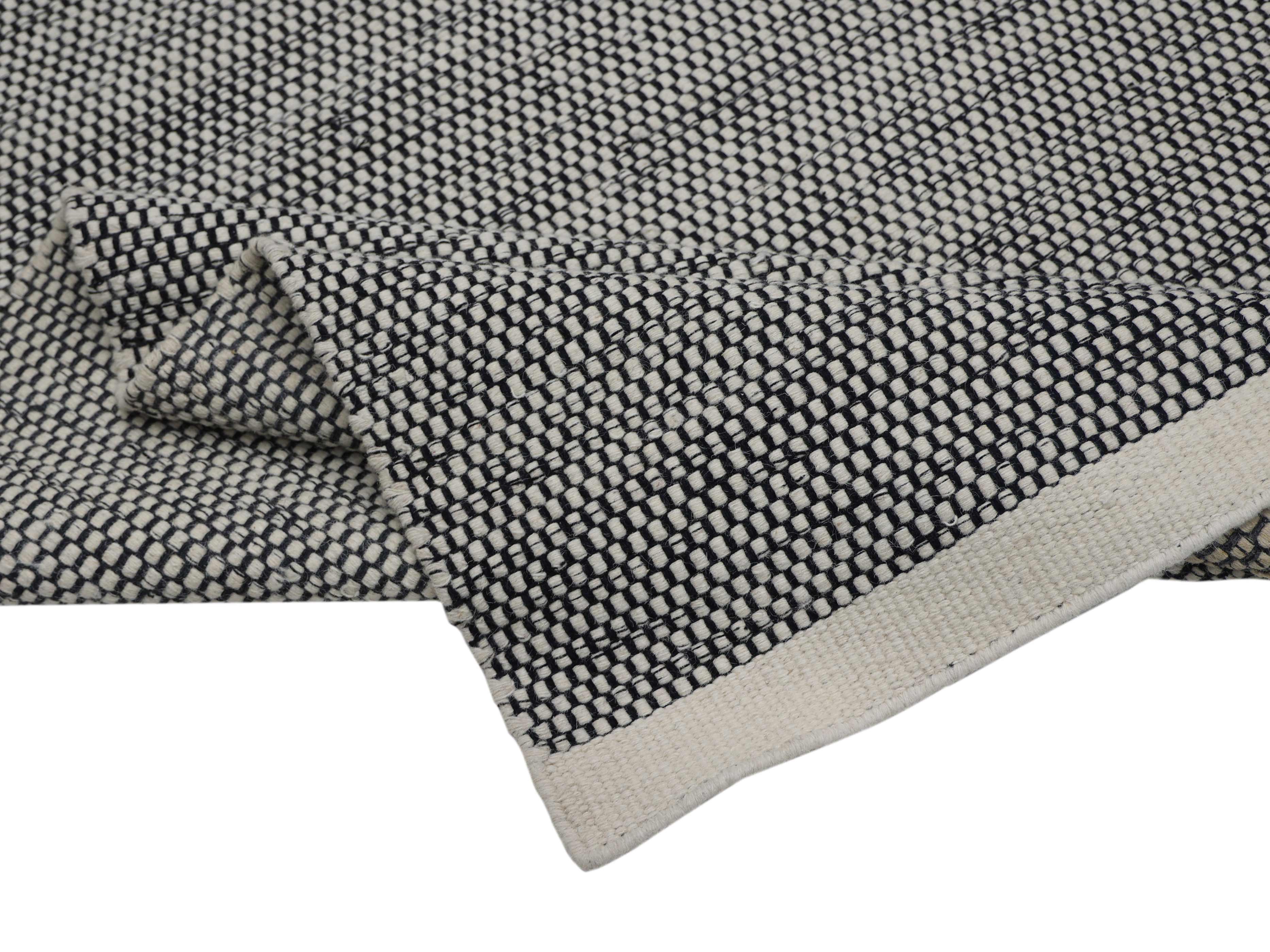 HOMOGENY | 5'7" x 8'3" FT | MODERN RUGS | WHITE COLOR