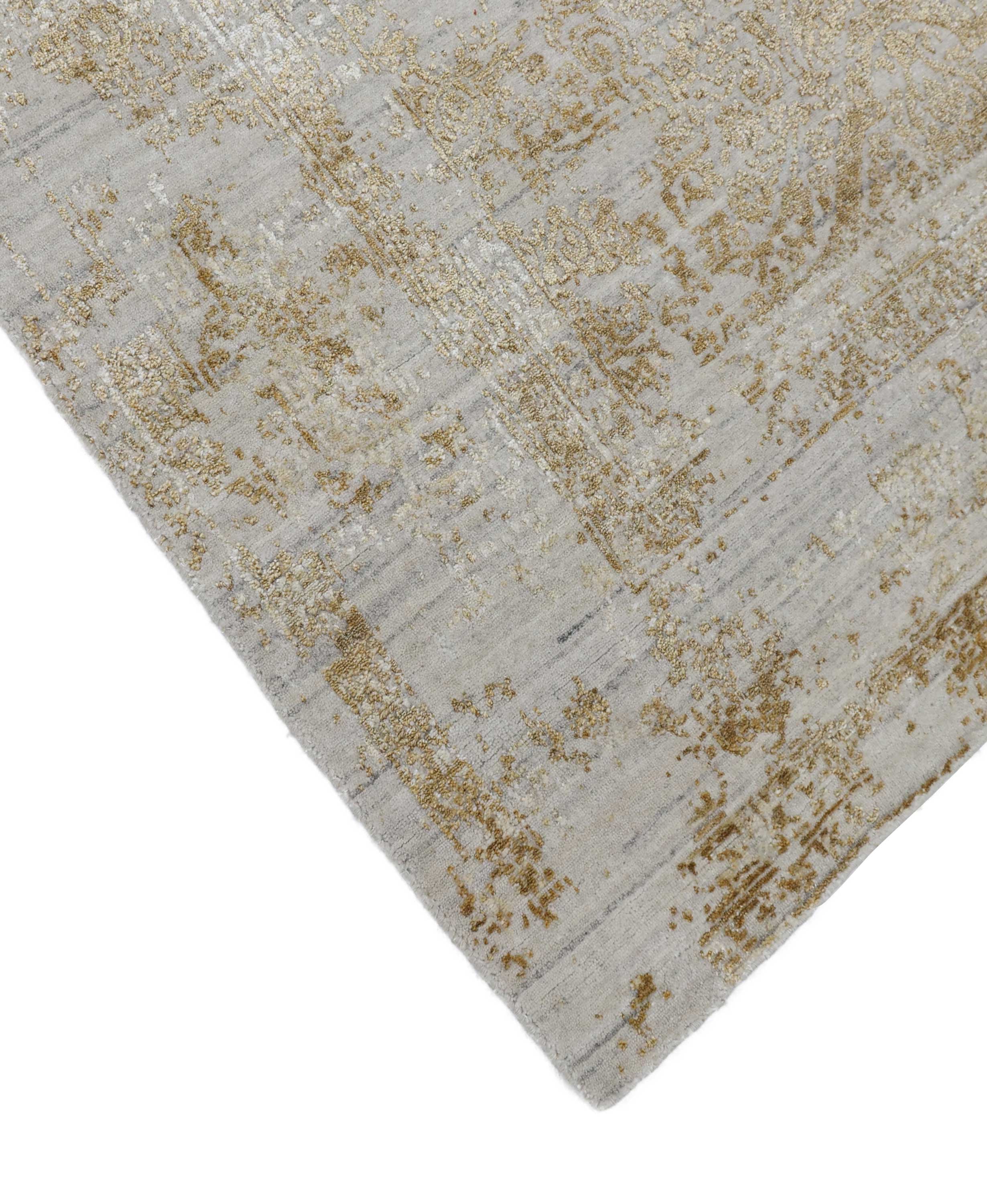 DUST OF ROYALTY | 6' x 9' FT | TRADITIONAL RUGS | BEIGE/GOLD COLOR