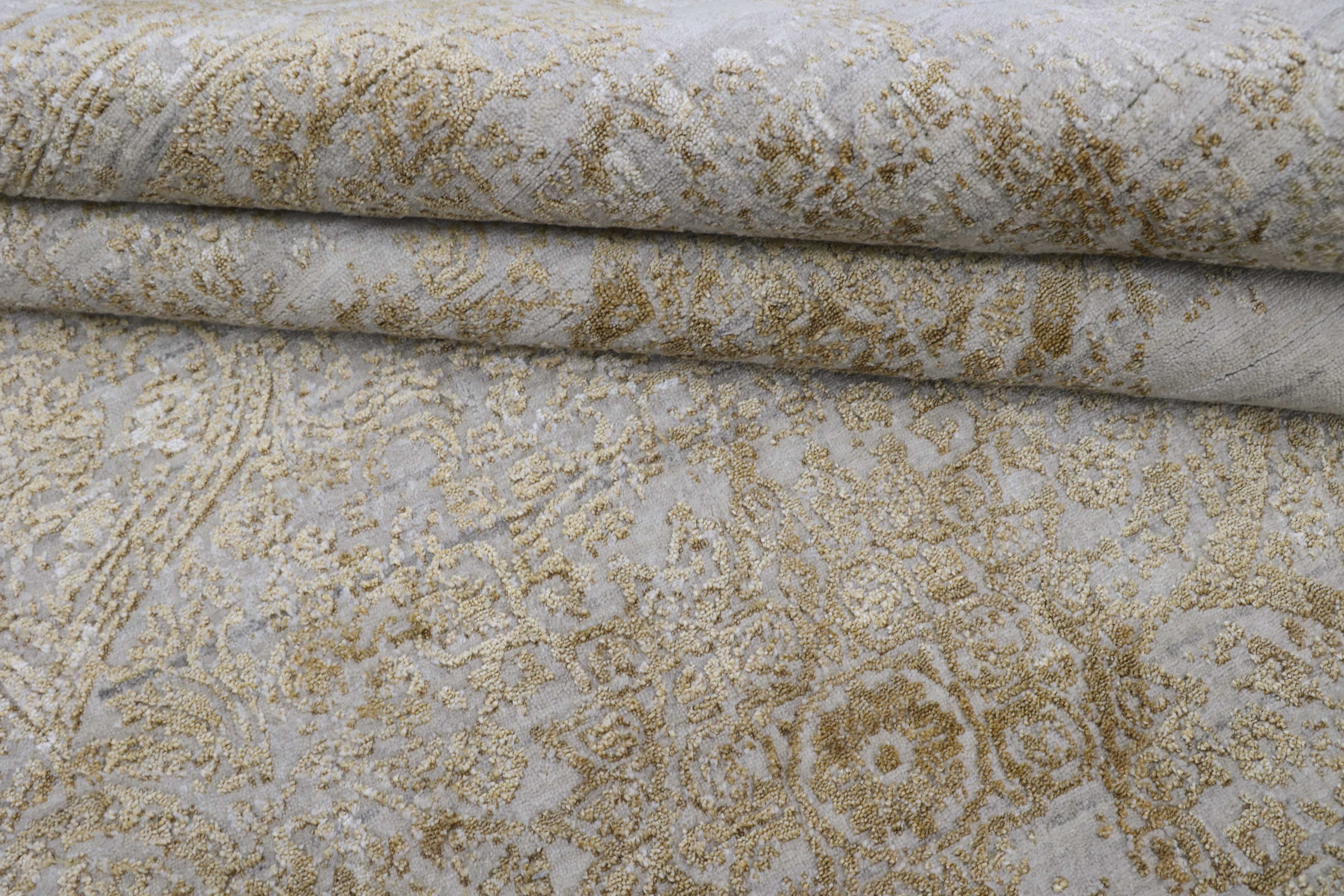 DUST OF ROYALTY | 6' x 9' FT | TRADITIONAL RUGS | BEIGE/GOLD COLOR
