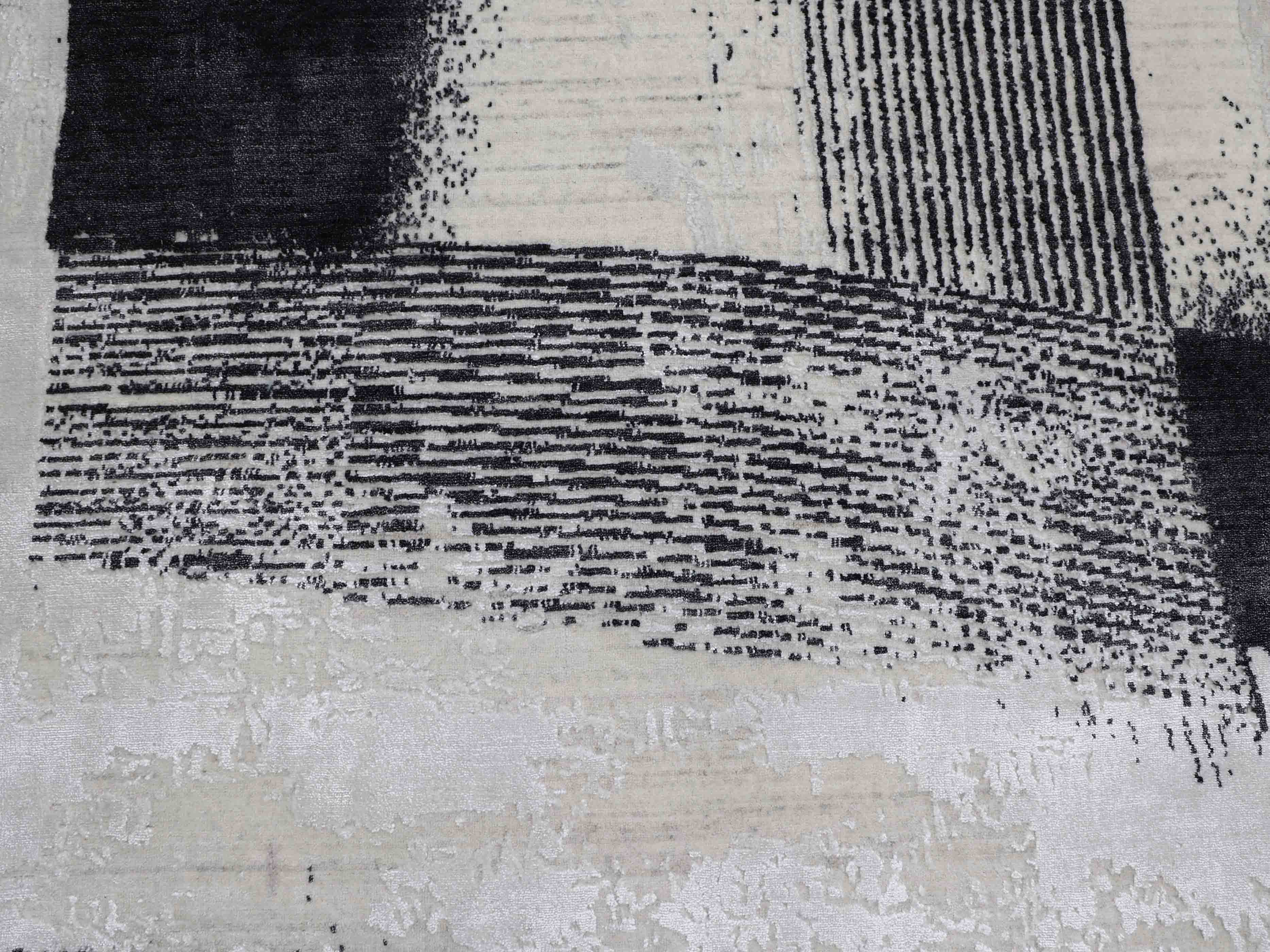 KLARA | 4' x 6' FT | MODERN RUGS | BLACK/WHITE COLOR