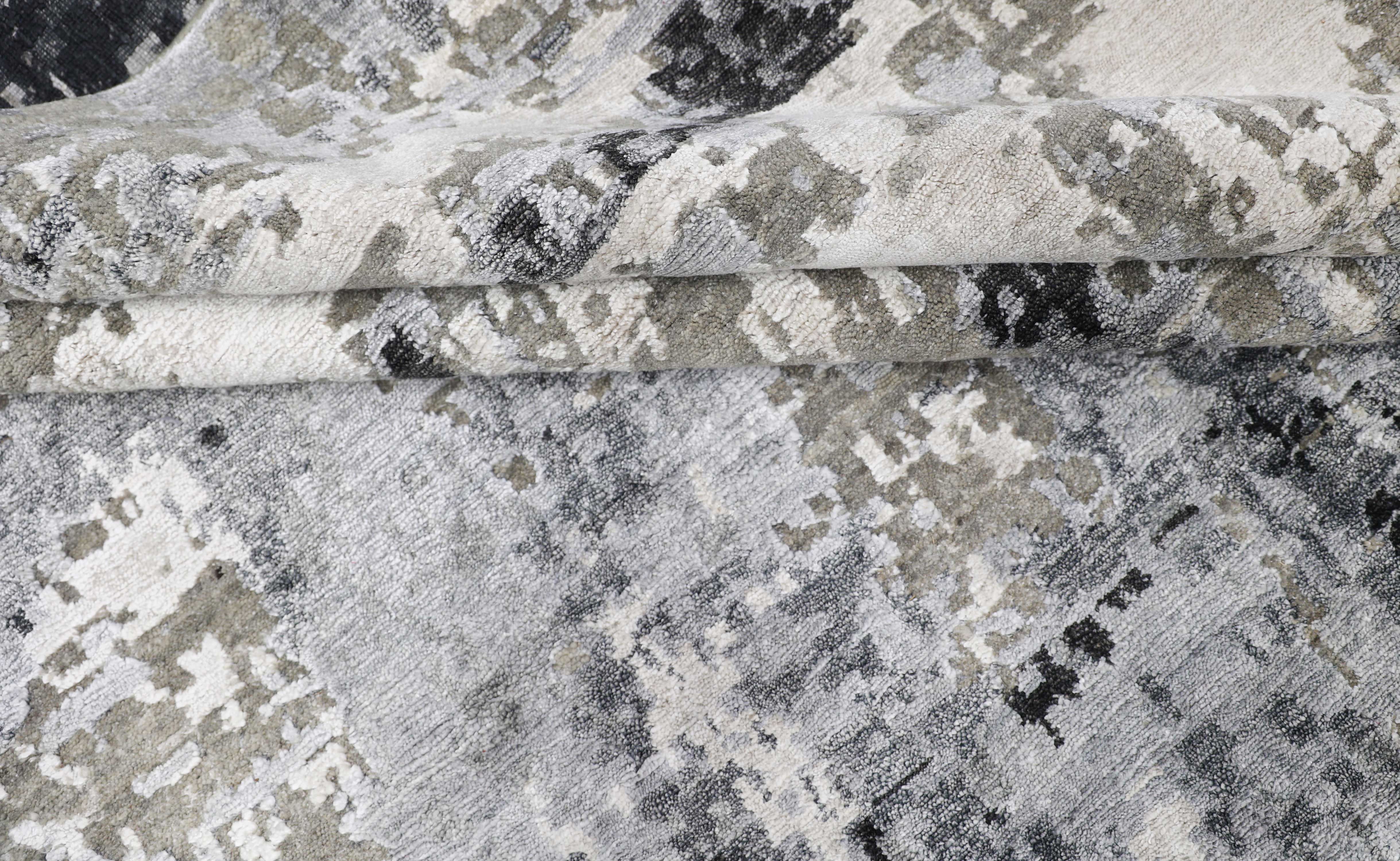 QUEST | 5.6' x 8' FT | MODERN RUGS | SILVER-CHARCOAL COLOR